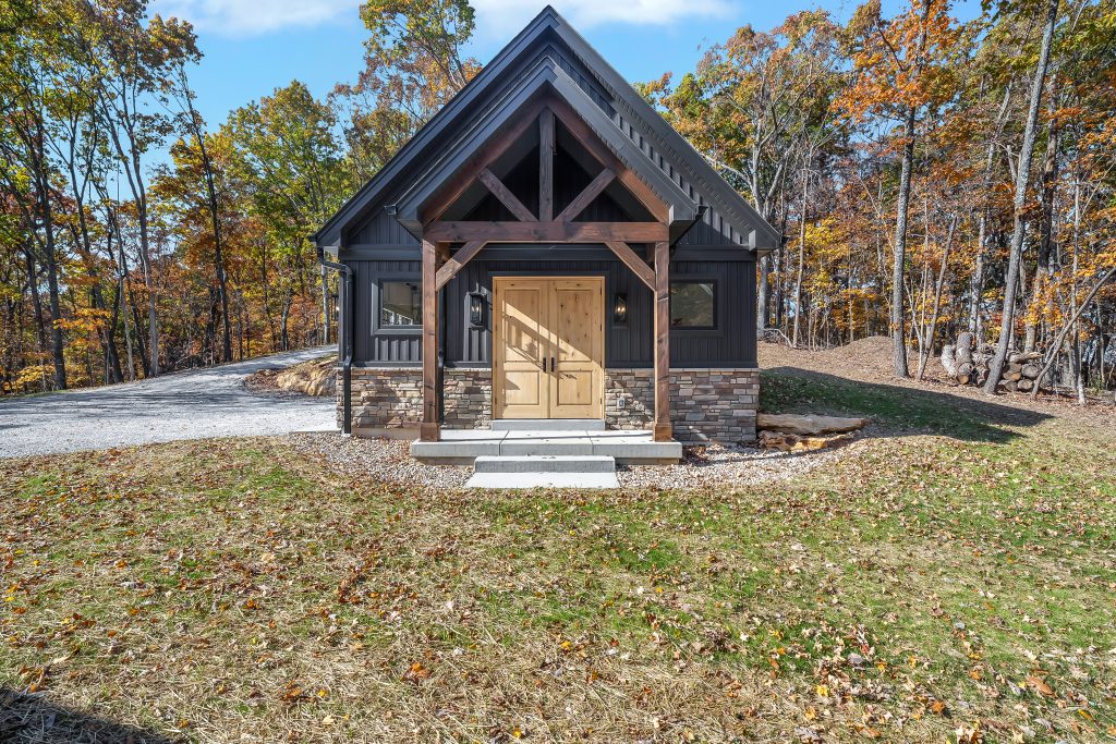 Detached Garage with Side Door